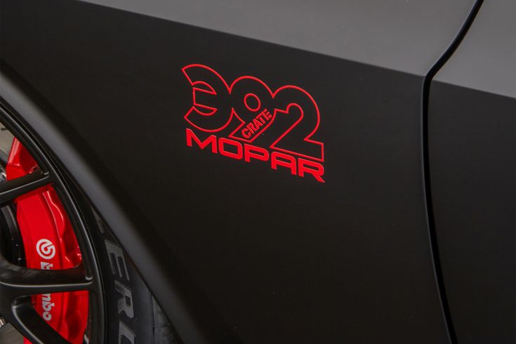картинка Mopar отметит своё 90-летие эксклюзивными наклейками для Dodge Charger. от шинного центра Свежаяшина.рф в СПб картинка Mopar отметит своё 90-летие эксклюзивными наклейками для Dodge Charger. от Свежаяшина.рф