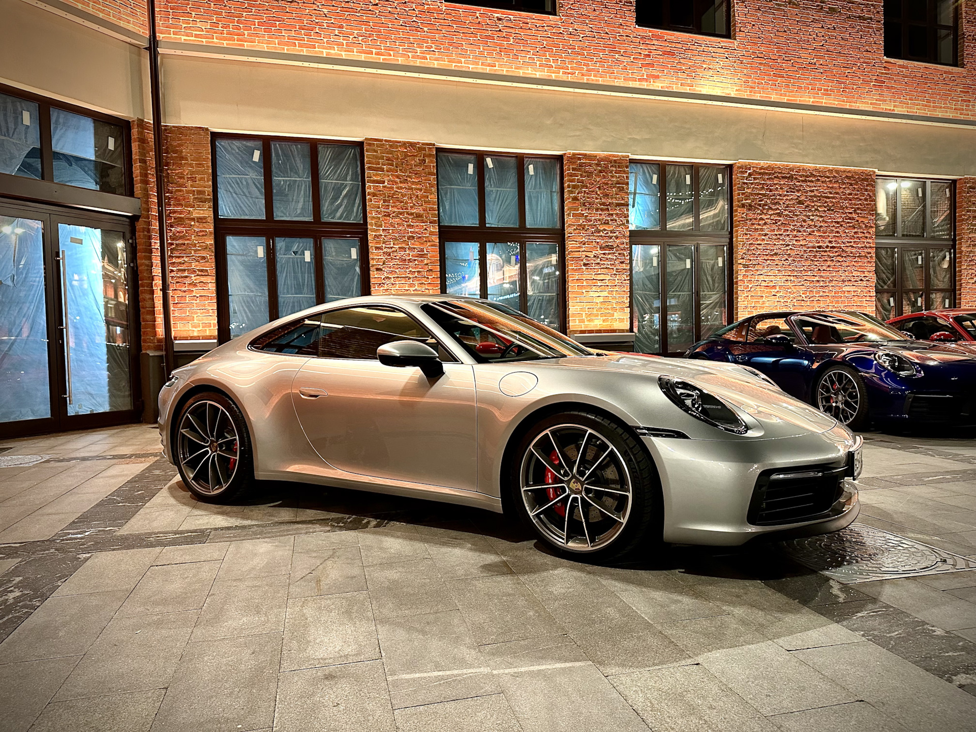 картинка Pirelli создала специальную шину P Zero R для Porsche 911 Turbo S от шинного центра Свежаяшина.рф в СПб картинка Pirelli создала специальную шину P Zero R для Porsche 911 Turbo S от Свежаяшина.рф